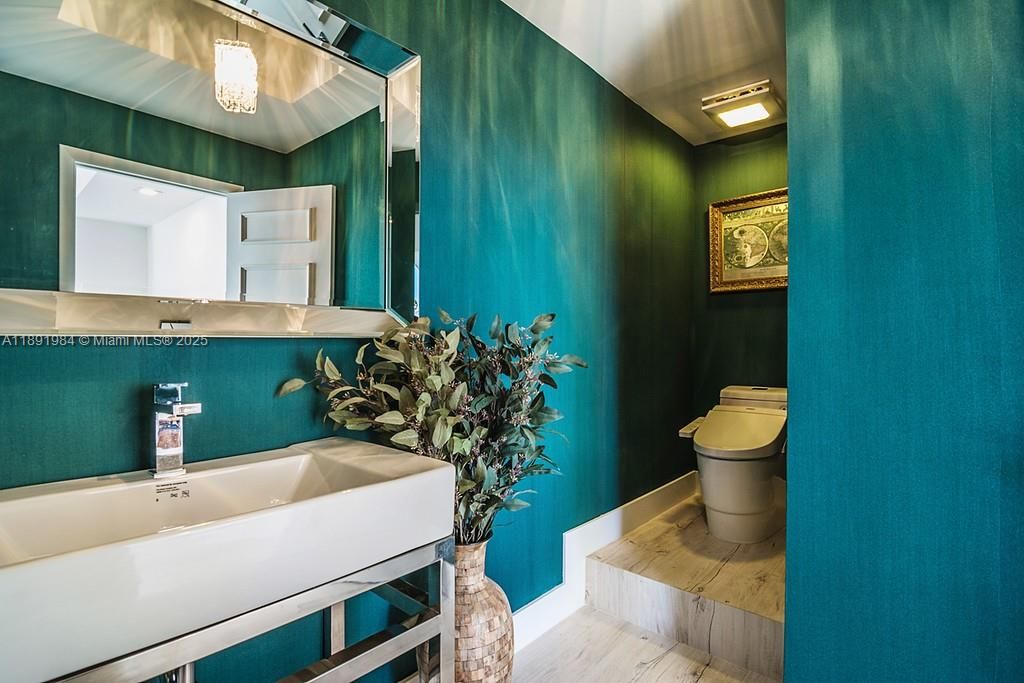 For Sale: $2,500,000 (4 beds, 4 baths, 4339 Square Feet)