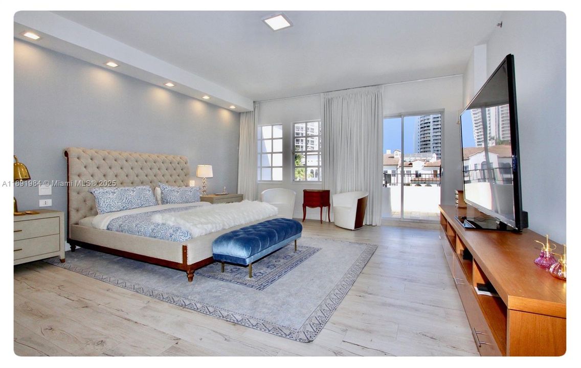 For Sale: $2,500,000 (4 beds, 4 baths, 4339 Square Feet)