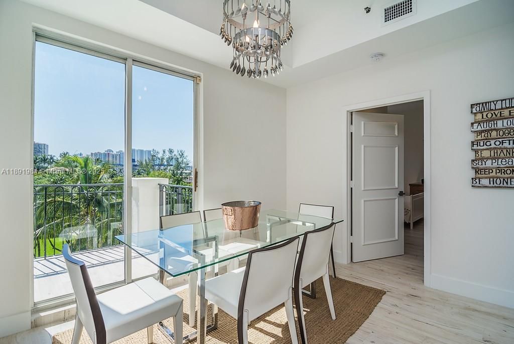 For Sale: $2,500,000 (4 beds, 4 baths, 4339 Square Feet)