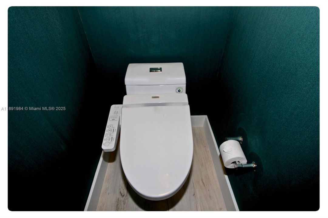 For Sale: $2,500,000 (4 beds, 4 baths, 4339 Square Feet)