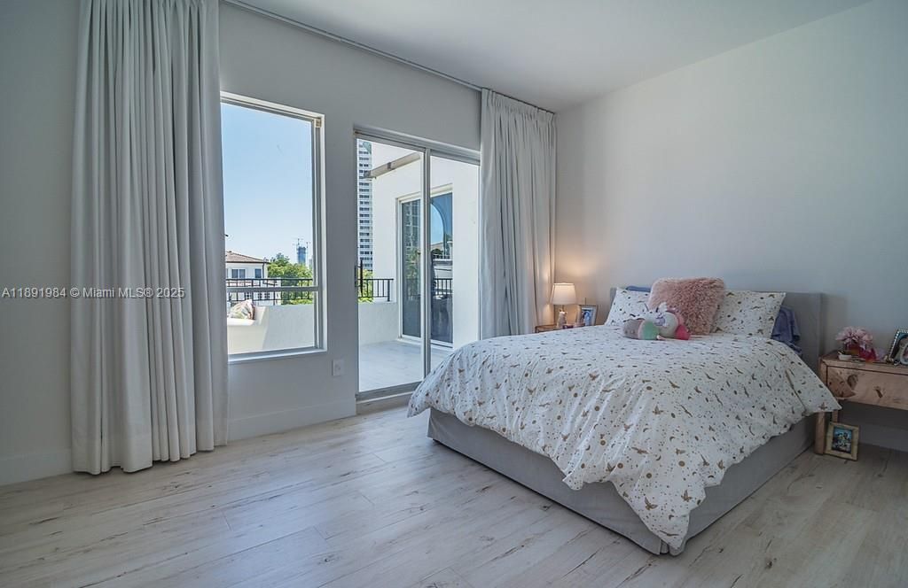 For Sale: $2,500,000 (4 beds, 4 baths, 4339 Square Feet)