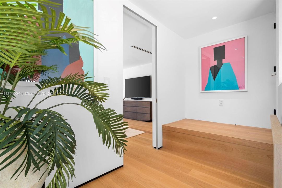 For Sale: $5,750,000 (4 beds, 3 baths, 3281 Square Feet)