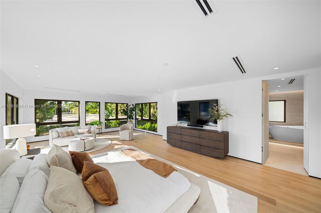 For Sale: $5,750,000 (4 beds, 3 baths, 3281 Square Feet)