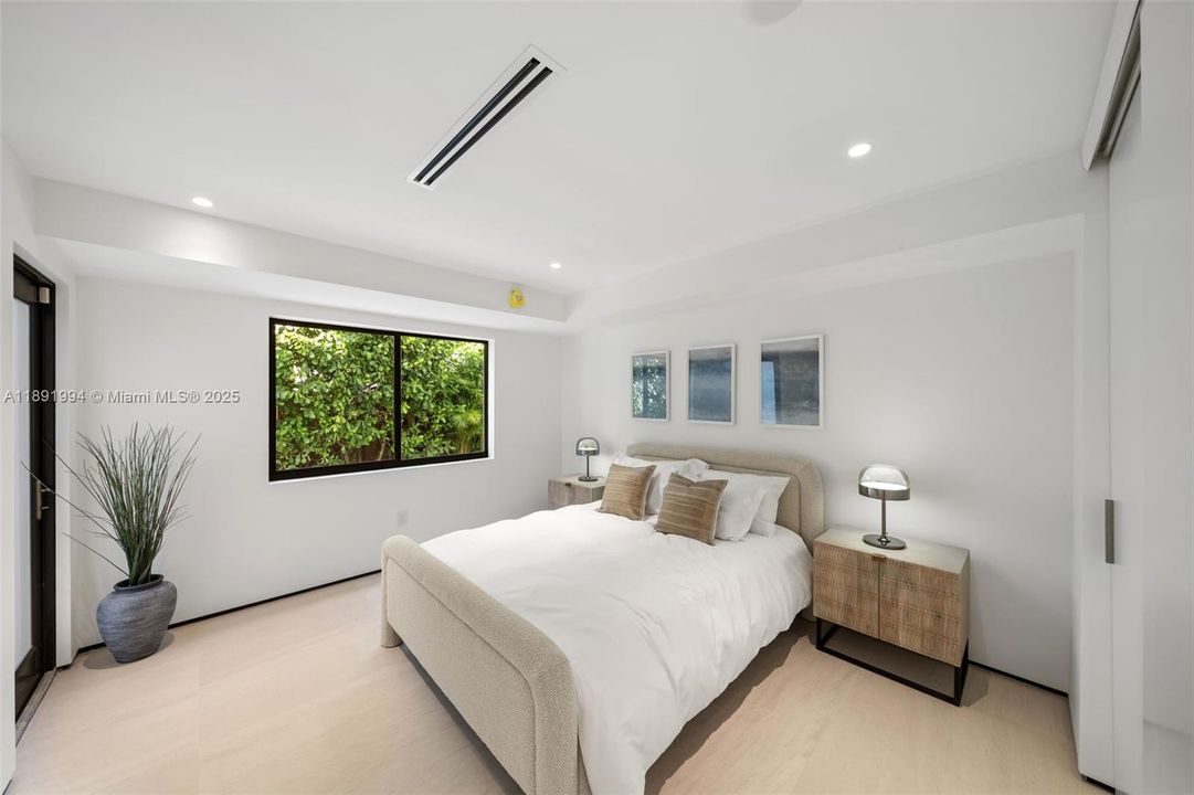 For Sale: $5,750,000 (4 beds, 3 baths, 3281 Square Feet)