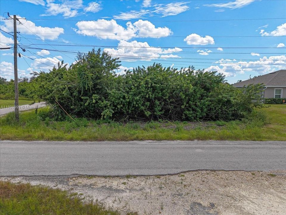 На продажу: $44,600 (0.25 acres)