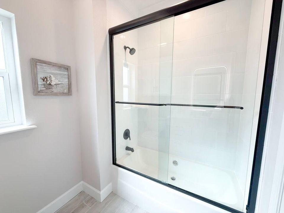BATH 2 TUB/SHOWER
