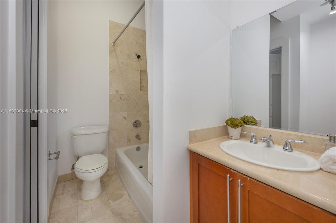 Active With Contract: $1,399,000 (3 beds, 2 baths, 1890 Square Feet)