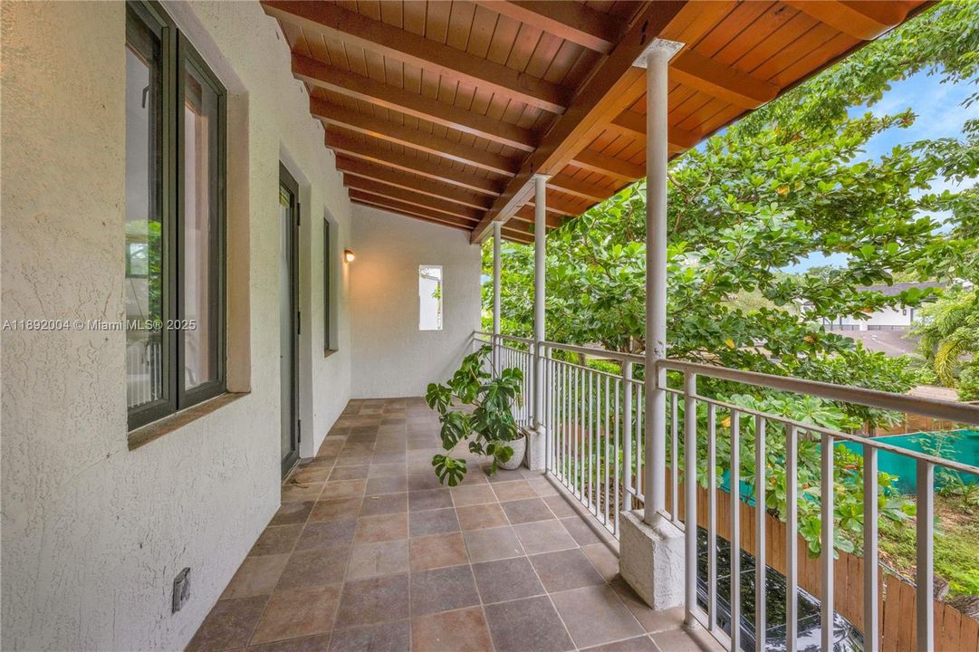 Active With Contract: $1,399,000 (3 beds, 2 baths, 1890 Square Feet)