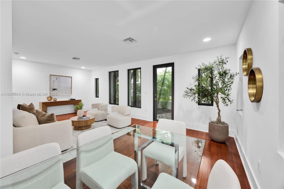 Active With Contract: $1,399,000 (3 beds, 2 baths, 1890 Square Feet)