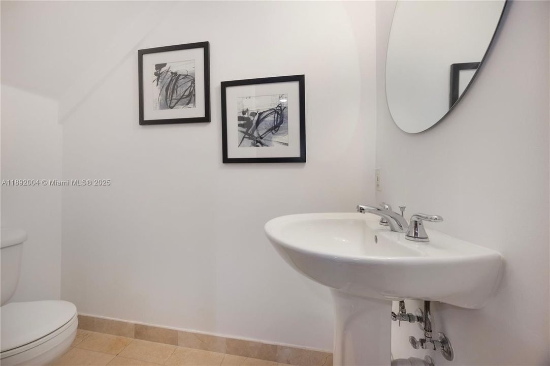 Active With Contract: $1,399,000 (3 beds, 2 baths, 1890 Square Feet)