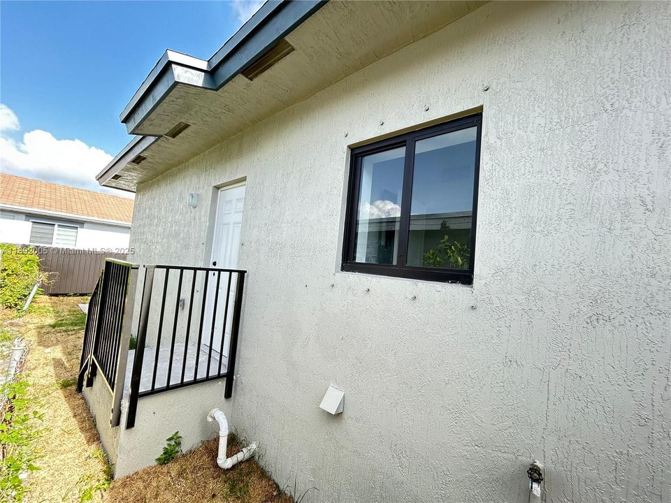 For Sale: $495,000 (4 beds, 2 baths, 1400 Square Feet)