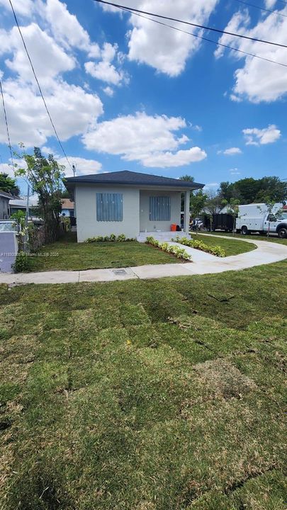 For Sale: $495,000 (4 beds, 2 baths, 1400 Square Feet)