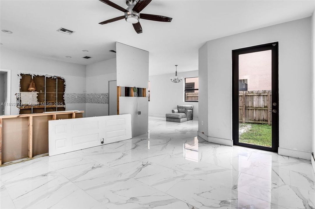 Active With Contract: $450,000 (5 beds, 2 baths, 2568 Square Feet)