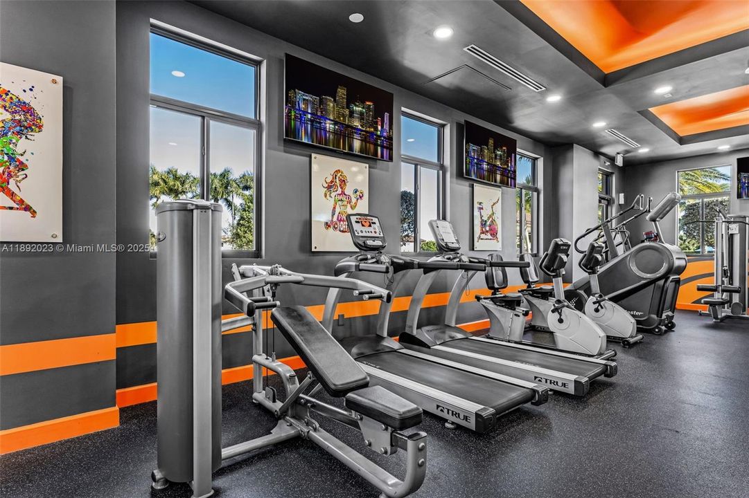 Active With Contract: $450,000 (5 beds, 2 baths, 2568 Square Feet)