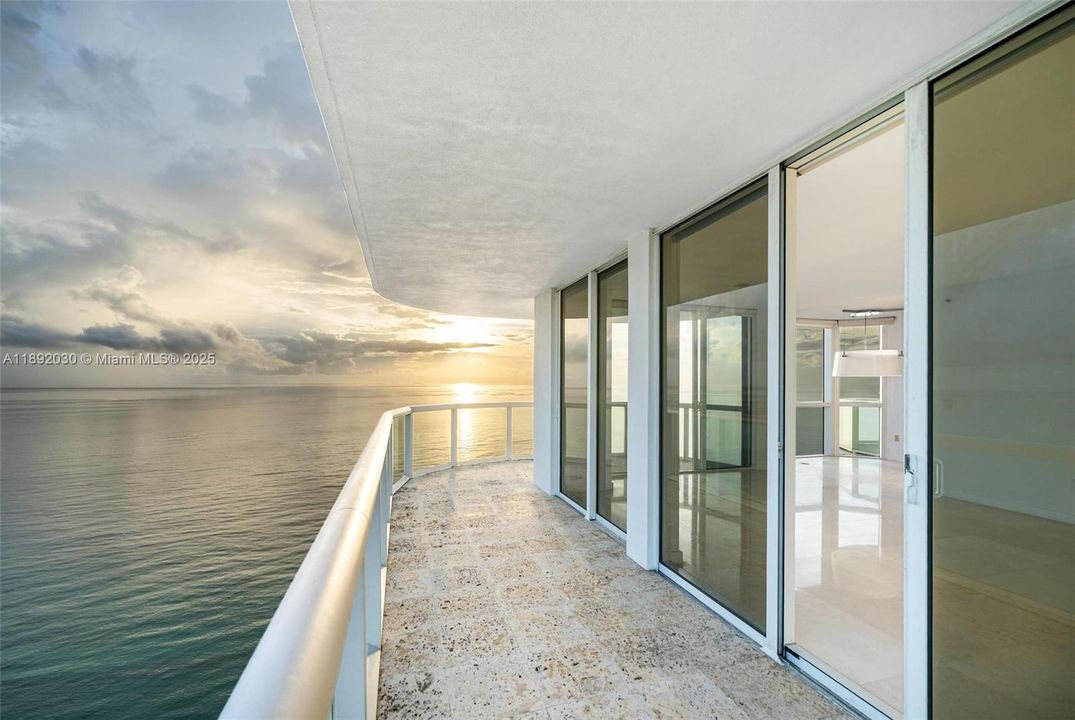 На продажу: $2,999,999 (3 спален, 2 ванн, 1761 Квадратных фут)