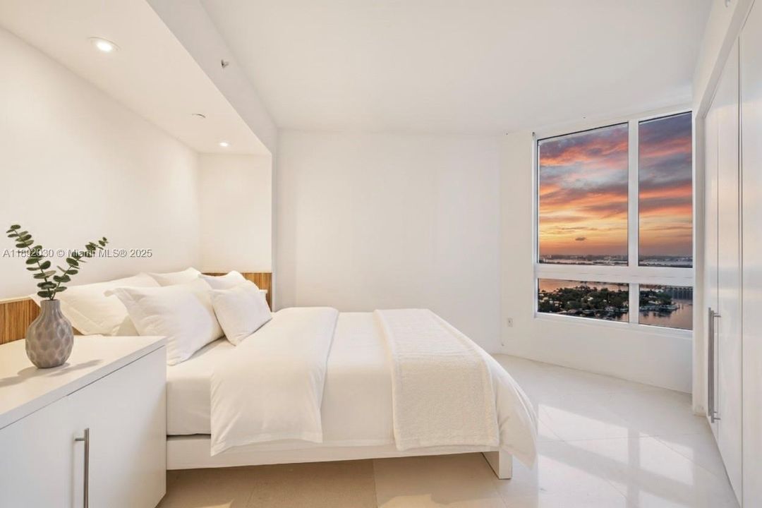 На продажу: $2,999,999 (3 спален, 2 ванн, 1761 Квадратных фут)