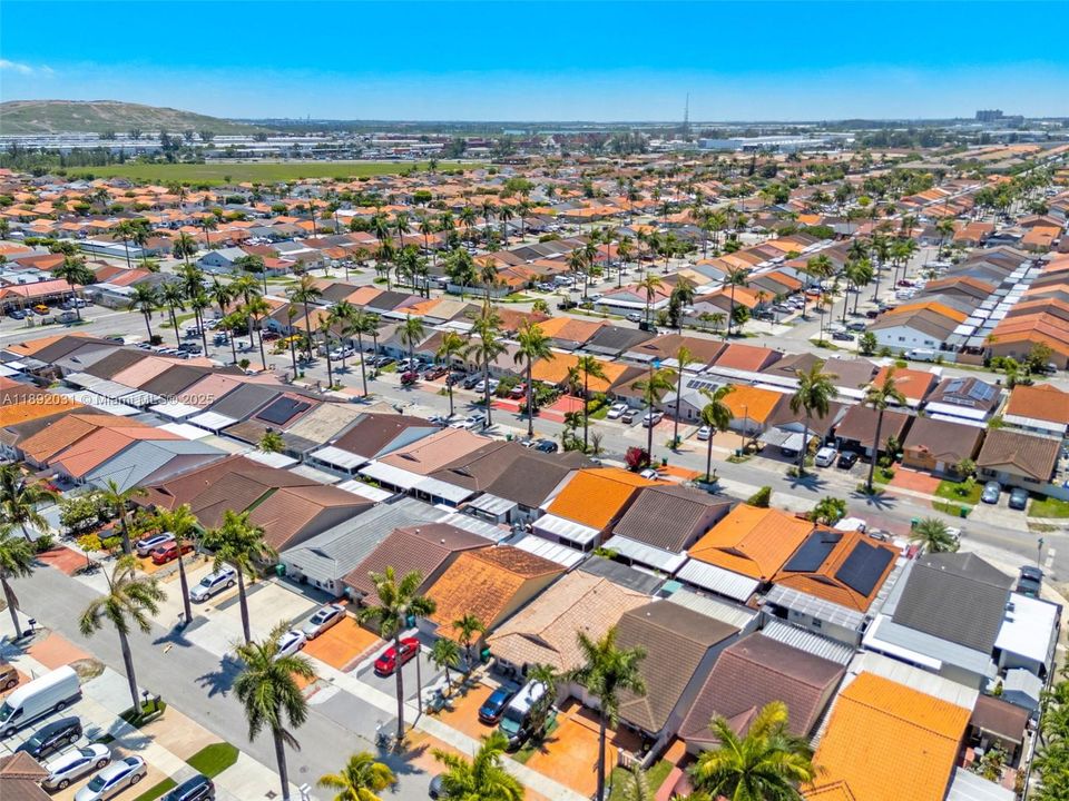 En Venta: $570,000 (3 camas, 2 baños, 1387 Pies cuadrados)