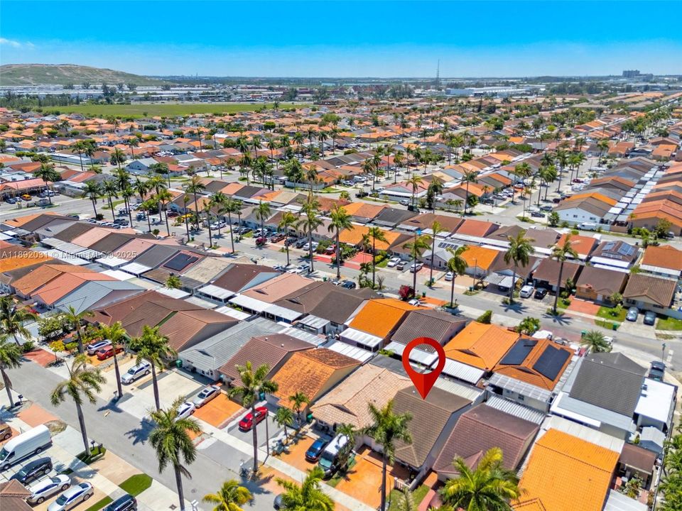 En Venta: $570,000 (3 camas, 2 baños, 1387 Pies cuadrados)