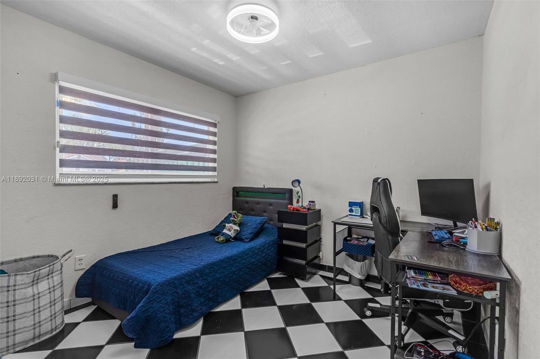 En Venta: $570,000 (3 camas, 2 baños, 1387 Pies cuadrados)