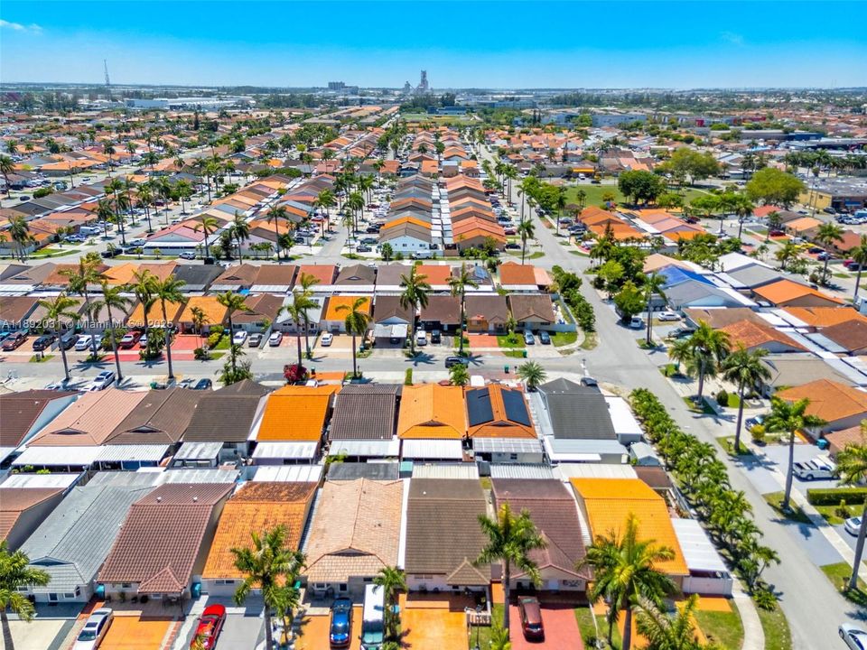 En Venta: $570,000 (3 camas, 2 baños, 1387 Pies cuadrados)