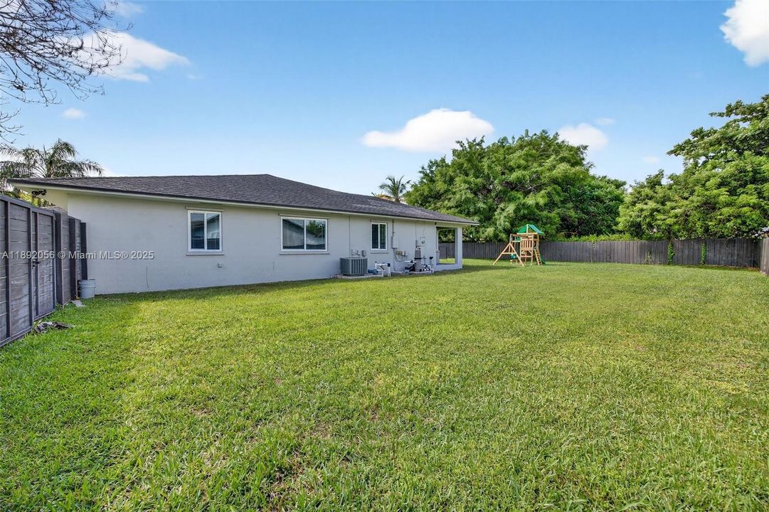 En Venta: $1,080,000 (3 camas, 2 baños, 2229 Pies cuadrados)