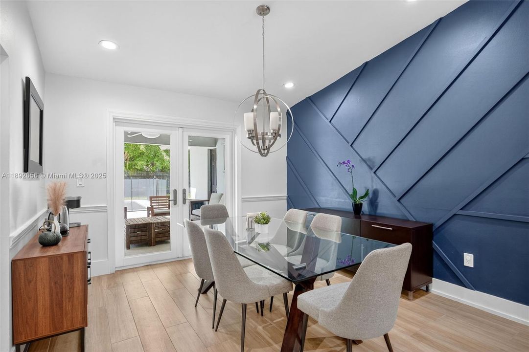 En Venta: $1,080,000 (3 camas, 2 baños, 2229 Pies cuadrados)