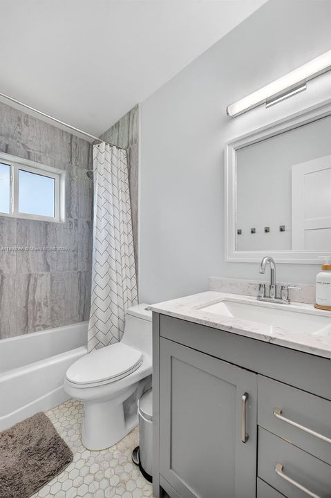 En Venta: $1,080,000 (3 camas, 2 baños, 2229 Pies cuadrados)