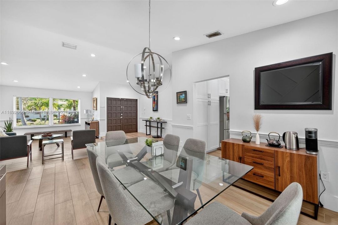 En Venta: $1,080,000 (3 camas, 2 baños, 2229 Pies cuadrados)