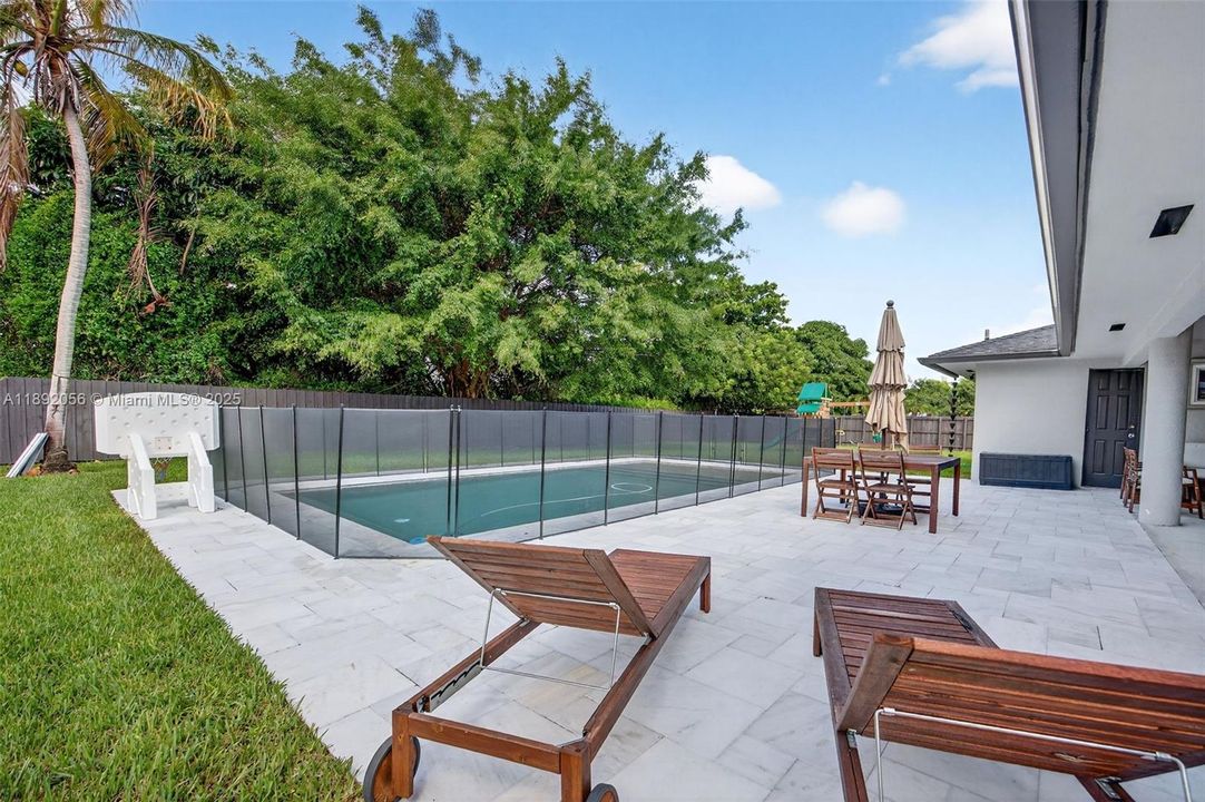 En Venta: $1,080,000 (3 camas, 2 baños, 2229 Pies cuadrados)