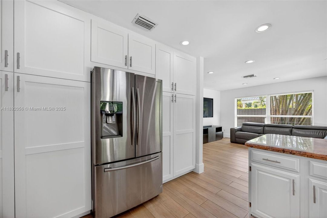 En Venta: $1,080,000 (3 camas, 2 baños, 2229 Pies cuadrados)