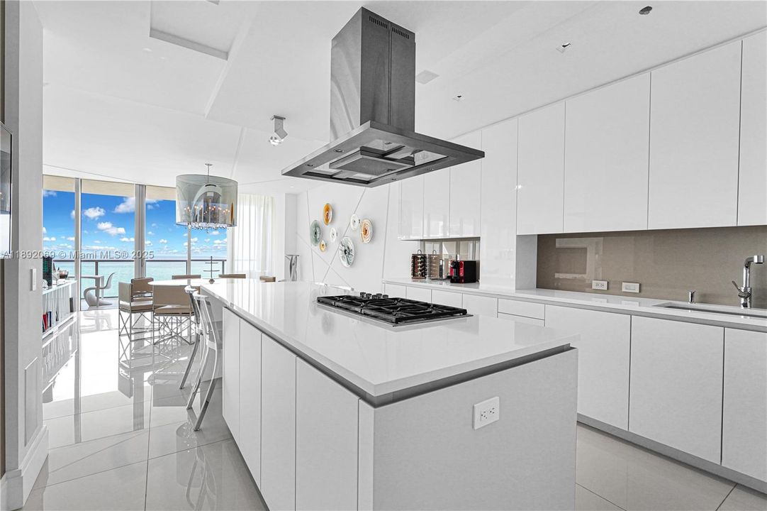 For Sale: $10,600,000 (4 beds, 4 baths, 3556 Square Feet)