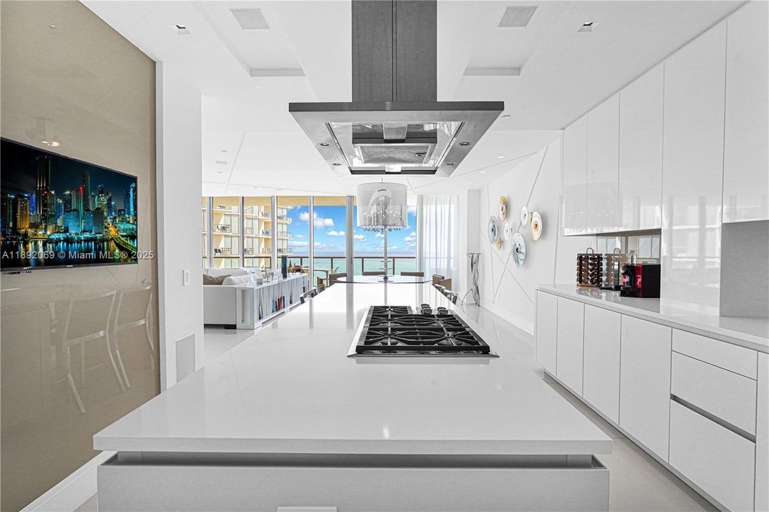 For Sale: $10,600,000 (4 beds, 4 baths, 3556 Square Feet)