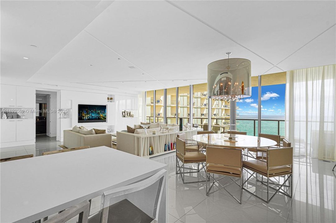 For Sale: $10,600,000 (4 beds, 4 baths, 3556 Square Feet)