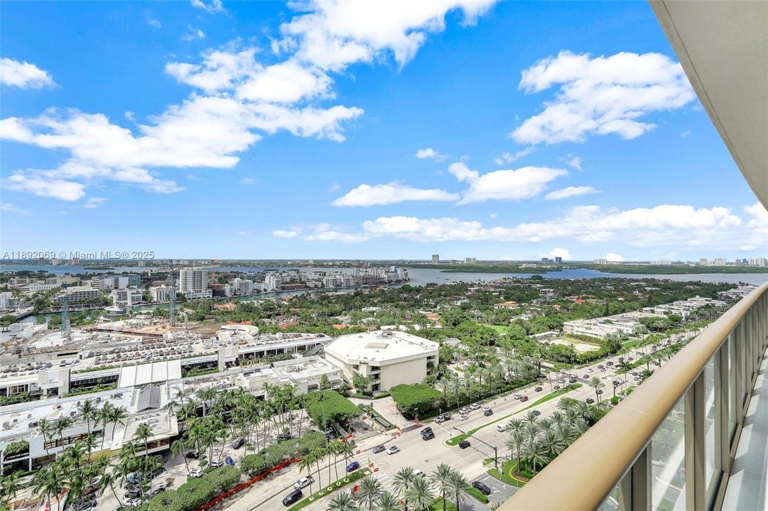 For Sale: $10,600,000 (4 beds, 4 baths, 3556 Square Feet)