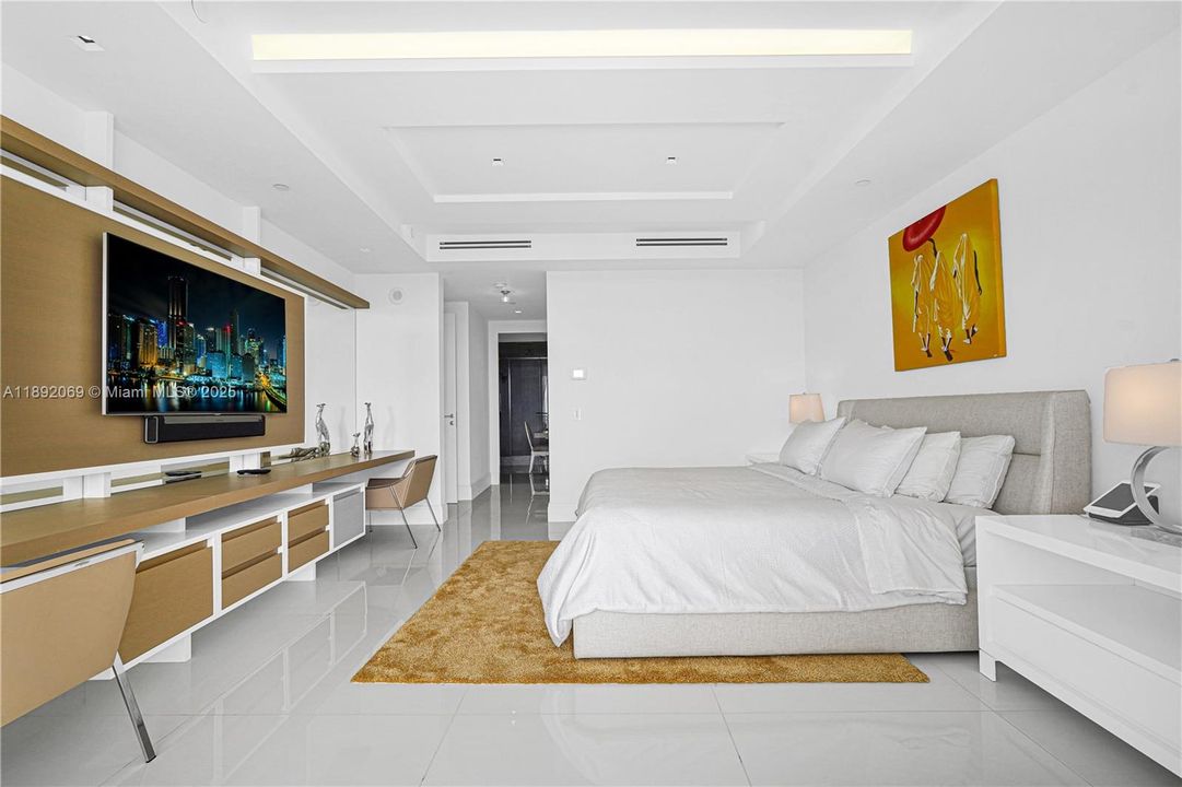 For Sale: $10,600,000 (4 beds, 4 baths, 3556 Square Feet)