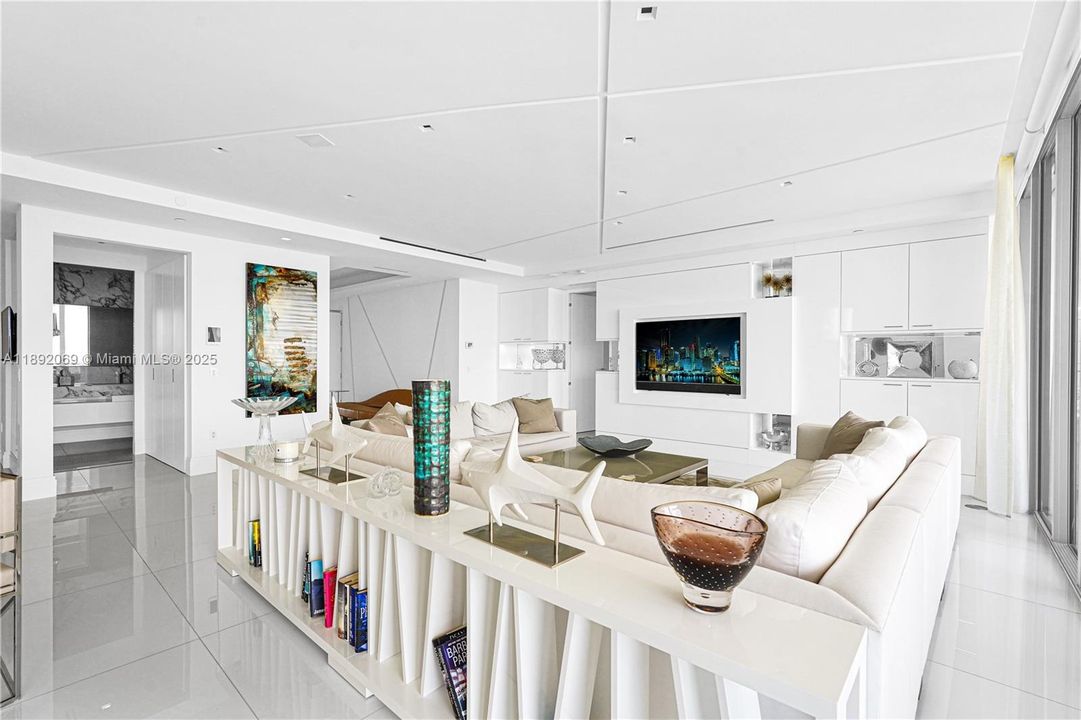 For Sale: $10,600,000 (4 beds, 4 baths, 3556 Square Feet)