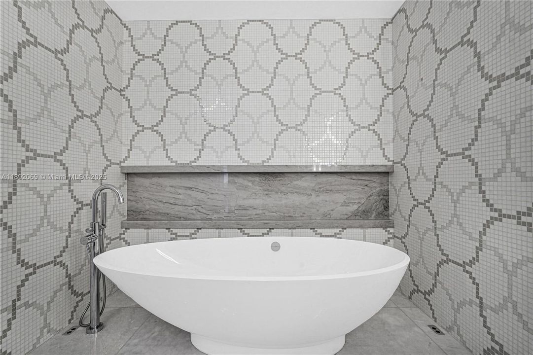 For Sale: $10,600,000 (4 beds, 4 baths, 3556 Square Feet)