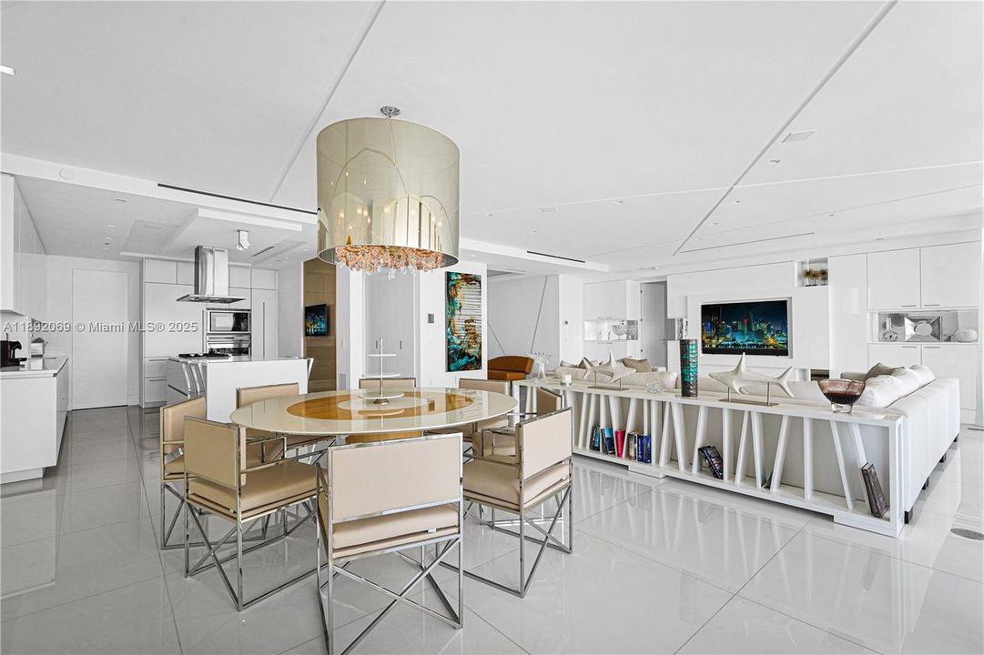 For Sale: $10,600,000 (4 beds, 4 baths, 3556 Square Feet)