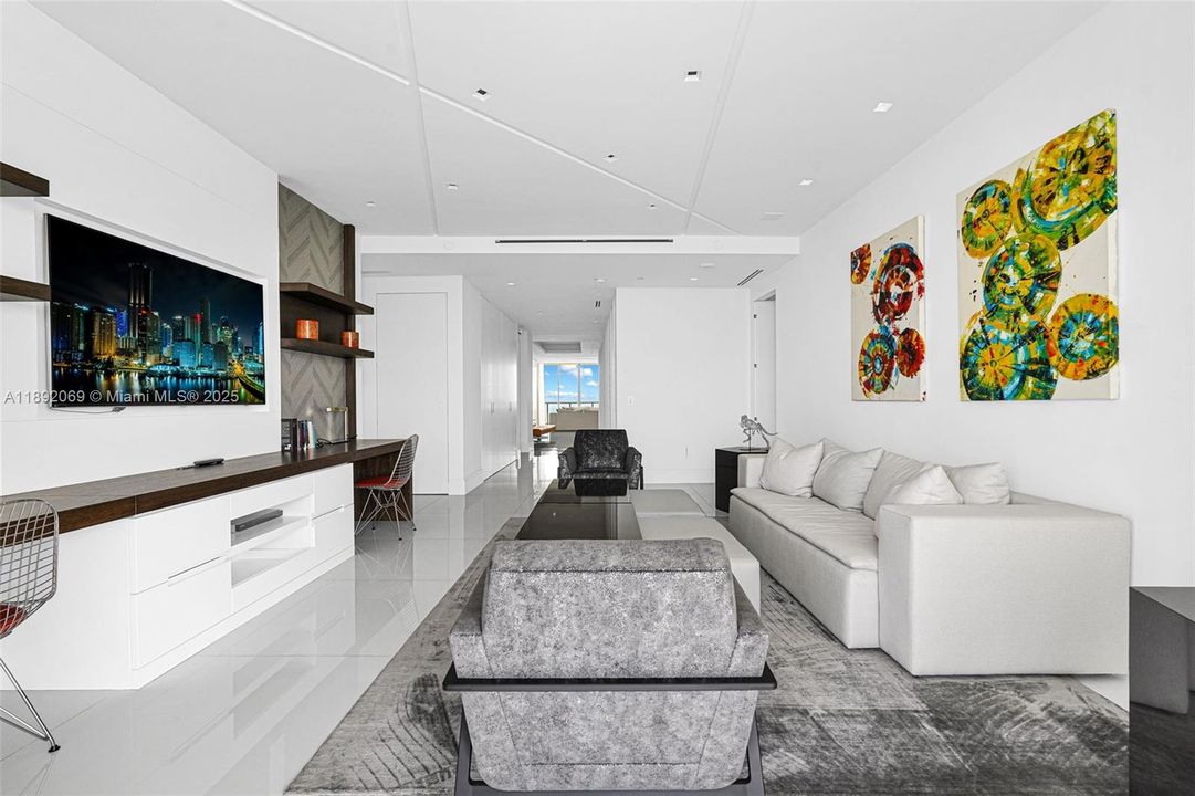 For Sale: $10,600,000 (4 beds, 4 baths, 3556 Square Feet)