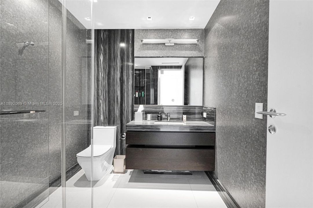 For Sale: $10,600,000 (4 beds, 4 baths, 3556 Square Feet)