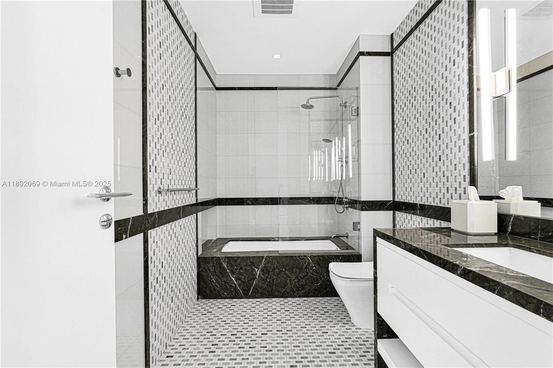 For Sale: $10,600,000 (4 beds, 4 baths, 3556 Square Feet)