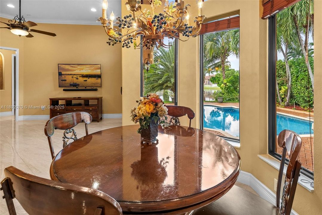 待售: $1,175,000 (5 贝兹, 3 浴室, 2576 平方英尺)