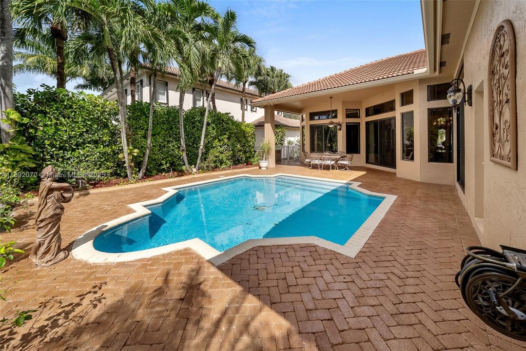 待售: $1,175,000 (5 贝兹, 3 浴室, 2576 平方英尺)