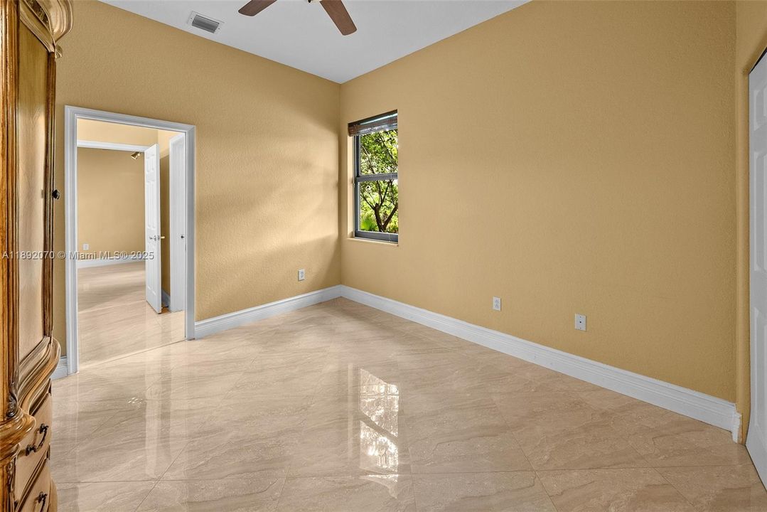 待售: $1,175,000 (5 贝兹, 3 浴室, 2576 平方英尺)