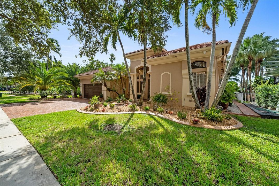 待售: $1,175,000 (5 贝兹, 3 浴室, 2576 平方英尺)