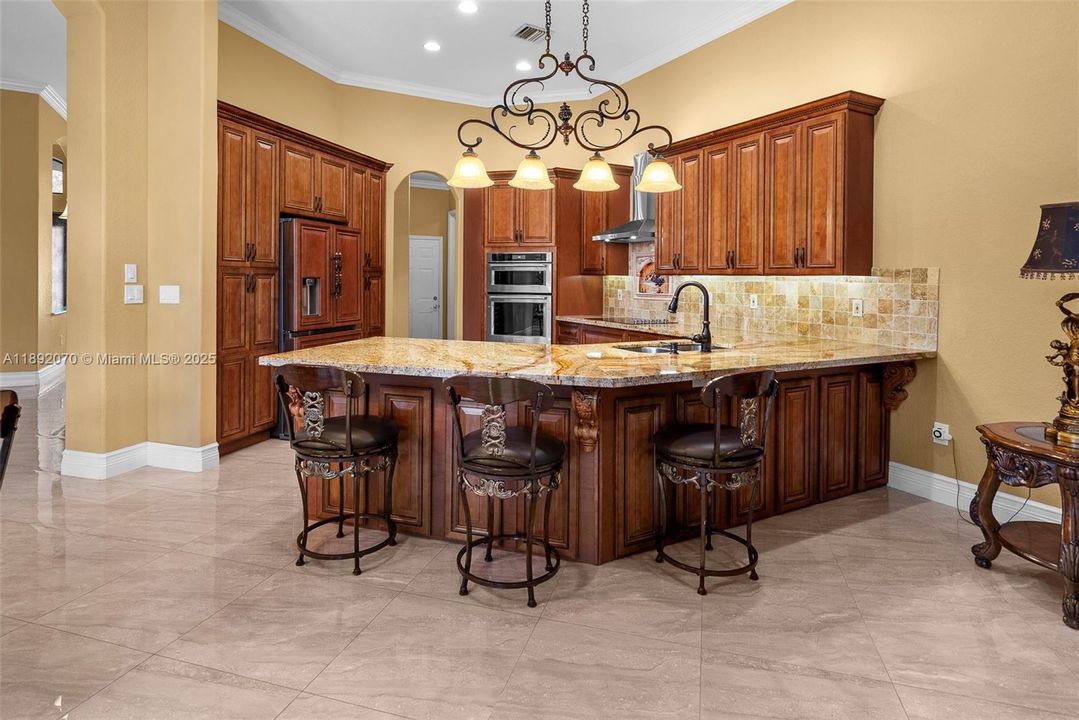 待售: $1,175,000 (5 贝兹, 3 浴室, 2576 平方英尺)