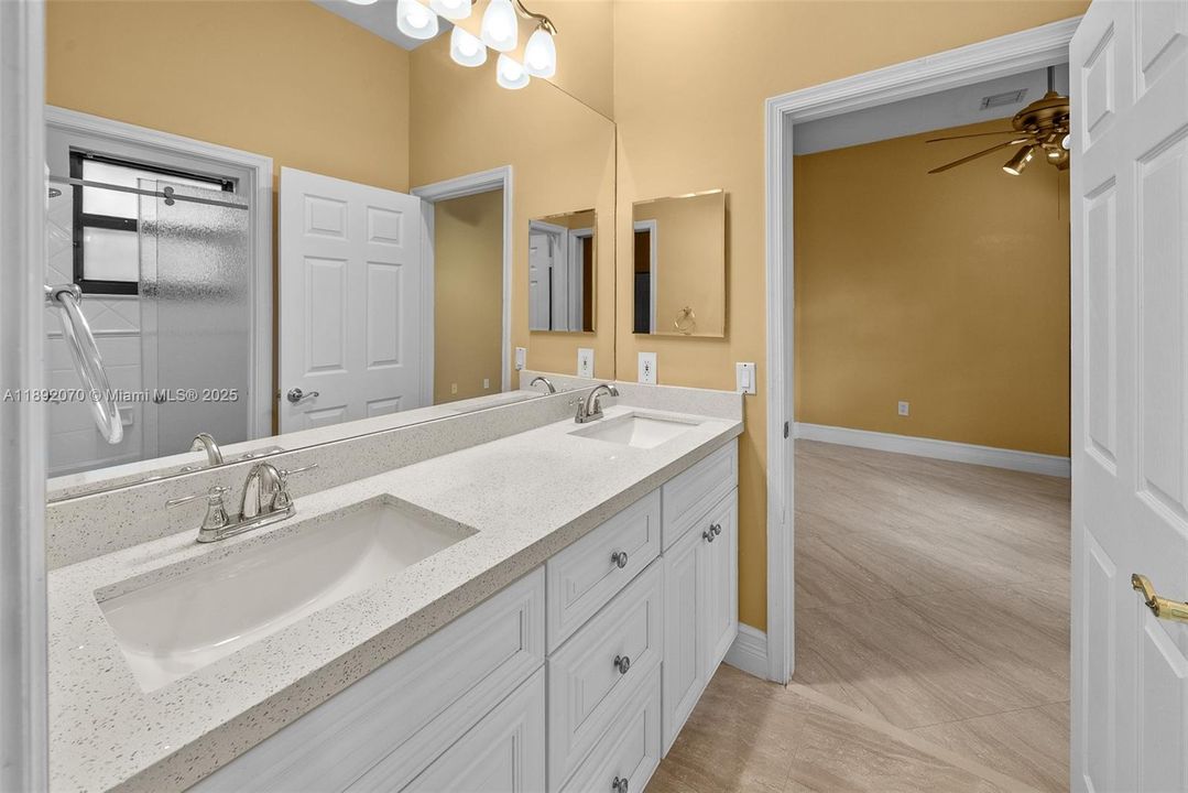 待售: $1,175,000 (5 贝兹, 3 浴室, 2576 平方英尺)