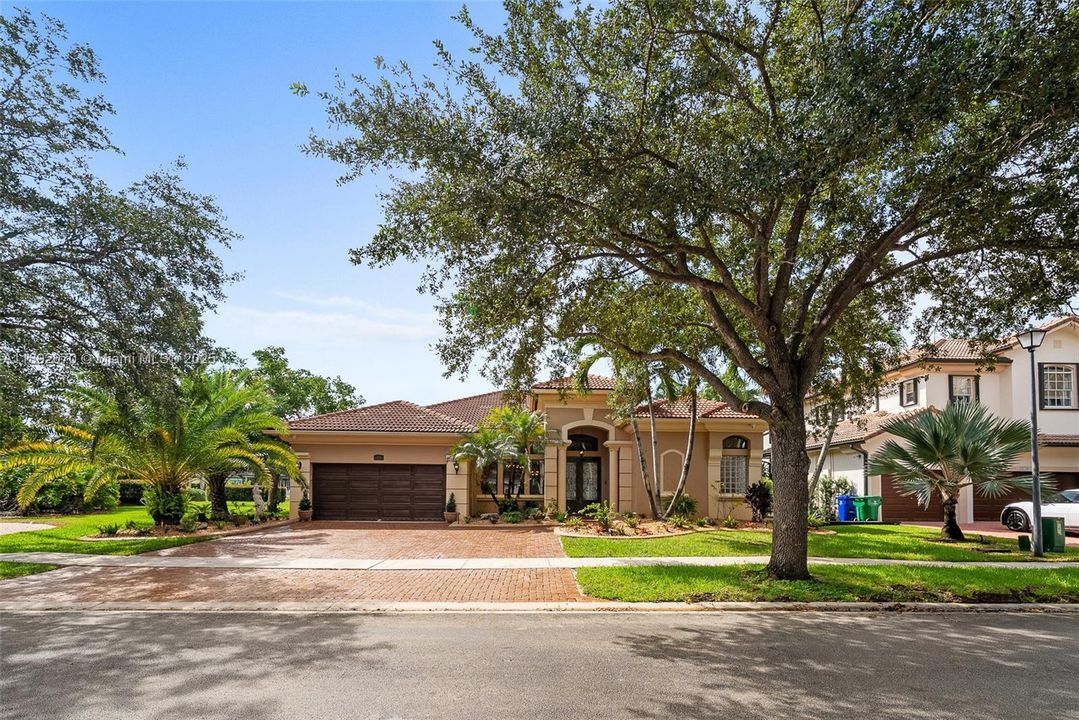 待售: $1,175,000 (5 贝兹, 3 浴室, 2576 平方英尺)