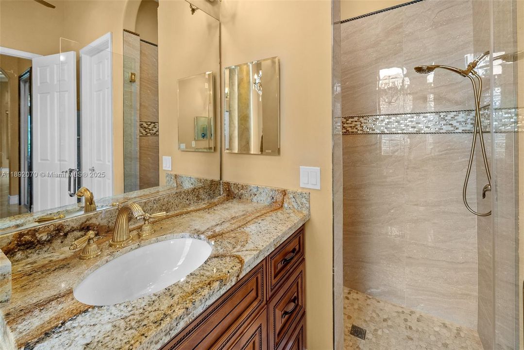 待售: $1,175,000 (5 贝兹, 3 浴室, 2576 平方英尺)