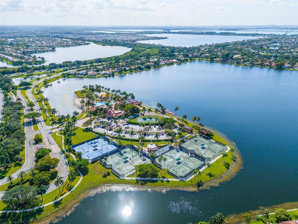 待售: $1,175,000 (5 贝兹, 3 浴室, 2576 平方英尺)